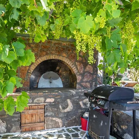 Anastasia Villa Voládha