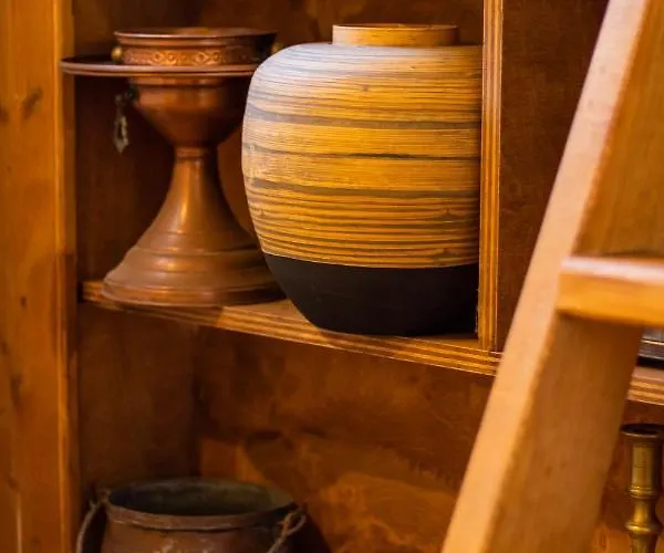 Anastasia Villa Voládha