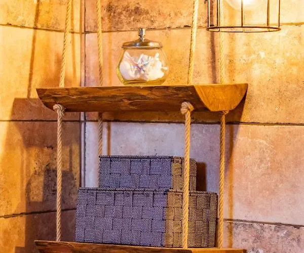 Anastasia Villa Voládha